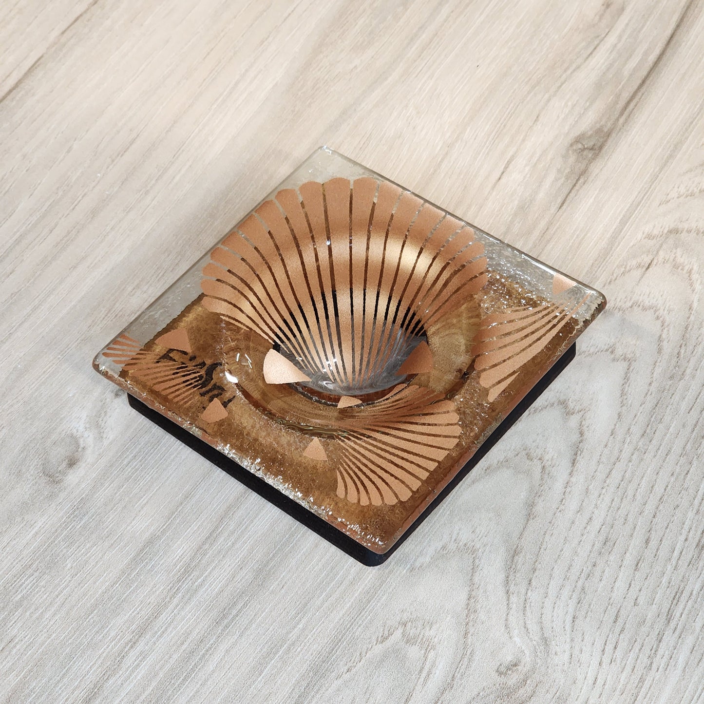 Small Shells Dish w/Rimu Base Copper